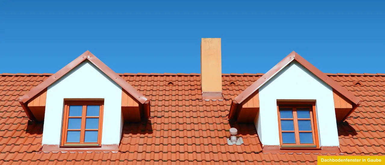 Dachbodenfenster in Gaube aus Holz mit Sprossen und Wärmeschutzverglasung, eingebaut in bestehende Dachgaube.