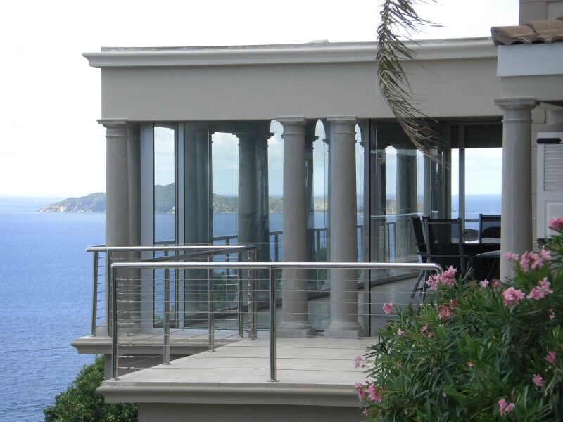 Horizontal Schiebe-Wände auf Terrasse als Windschutz