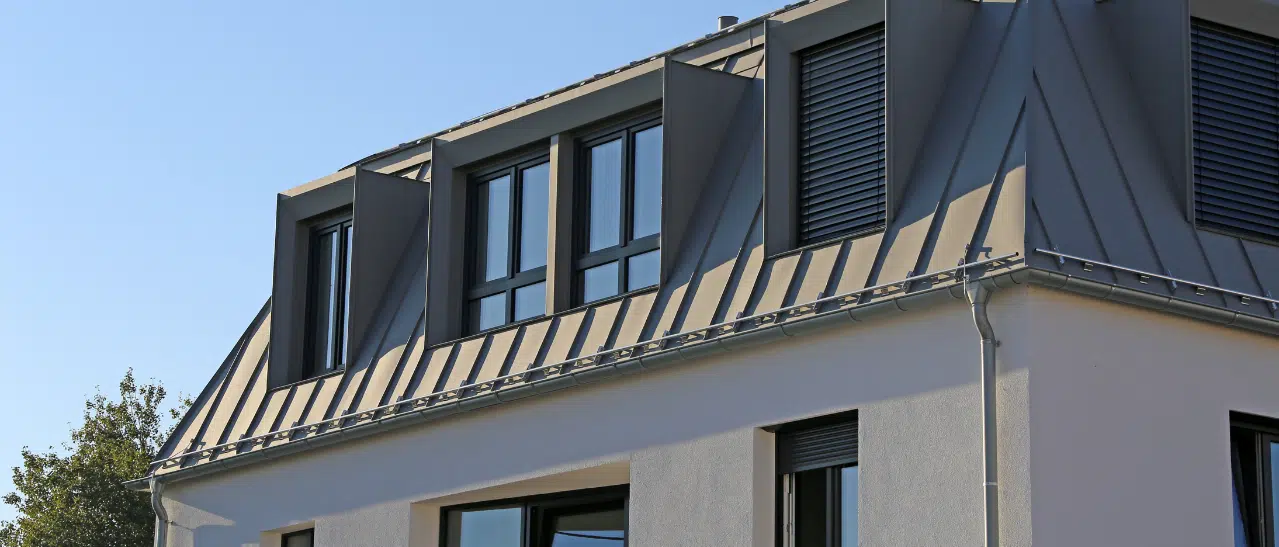 Neue Fenster mit Unterlichte für Dachgeschoßwohnung