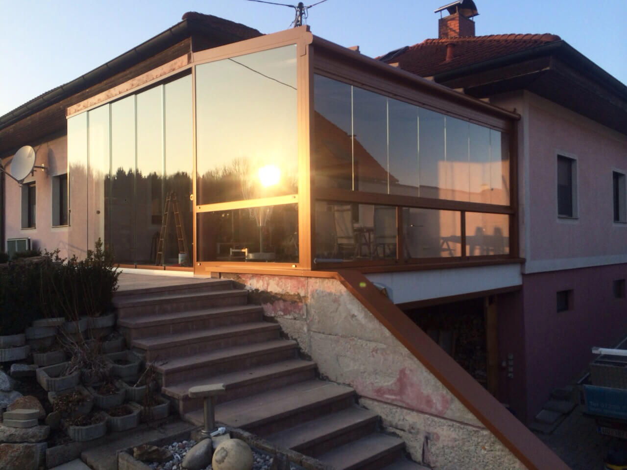 Terrassenverglasung Sommergarten mit Glasschiebefenster und Türen