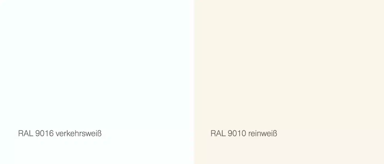 Oben sehen Sie den Unterschied zwischen den RAL Farbetönen 9016 verkehrsweiß und 9010 reinweiß bei Kunststoff-Fenster